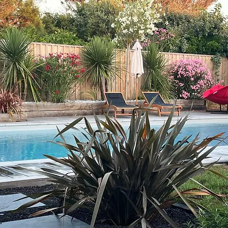 Avec Piscine Pour 12 Personnes