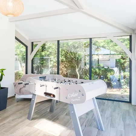Avec Piscine Pour 12 Personnes Villa